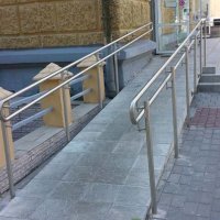 Перила и поручни для пандуса из нержавеющей стали 